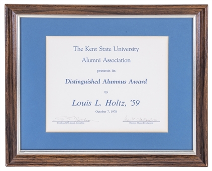 1978 The Kent State University Alumni Association "Distinguished Alumnus Award" Presented to Lou Holtz Framed To 16 x 13" (Holtz LOA)